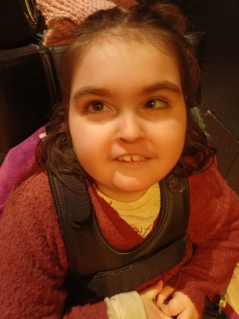 Aliénor et son sourire qui nous fait fondre...